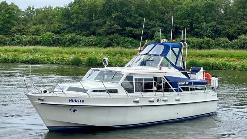 Broom Ocean 37, Motor Yacht for sale by Jachtmakelaardij Kappers