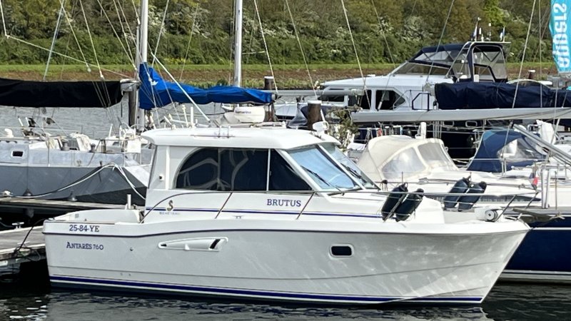 Beneteau Antares 760, Motor Yacht for sale by Jachtmakelaardij Kappers