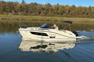Quicksilver 875 Sundeck Active, Speed- en sportboten  - Jachtmakelaardij Kappers