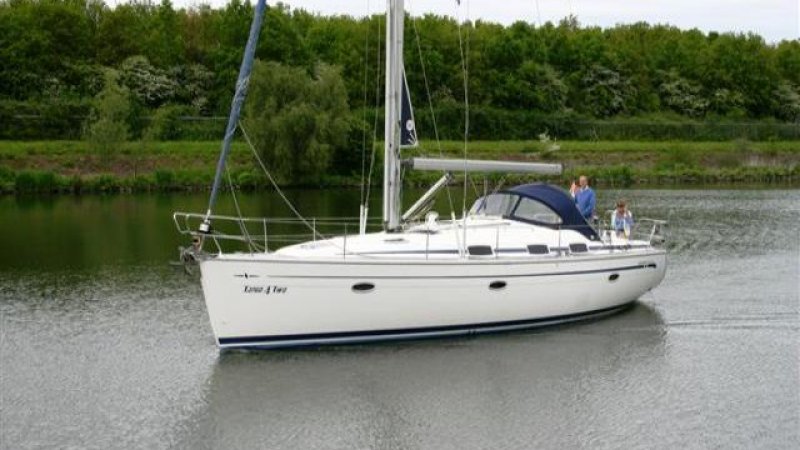 Bavaria 42/3 Cruiser- Model 2005, Sailing Yacht for sale by Jachtmakelaardij Kappers