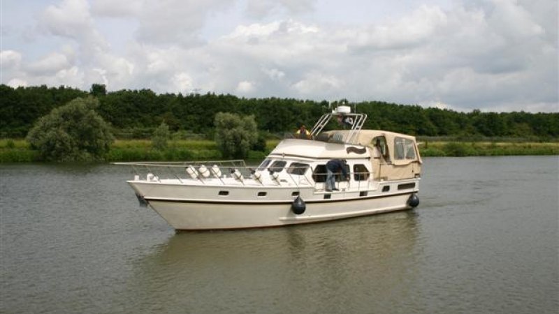 Valk / Helena, Motoryacht for sale by Jachtmakelaardij Kappers