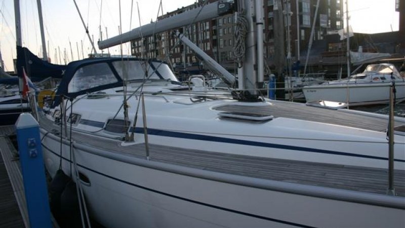 Bavaria 42 Cruiser, Sailing Yacht for sale by Jachtmakelaardij Kappers