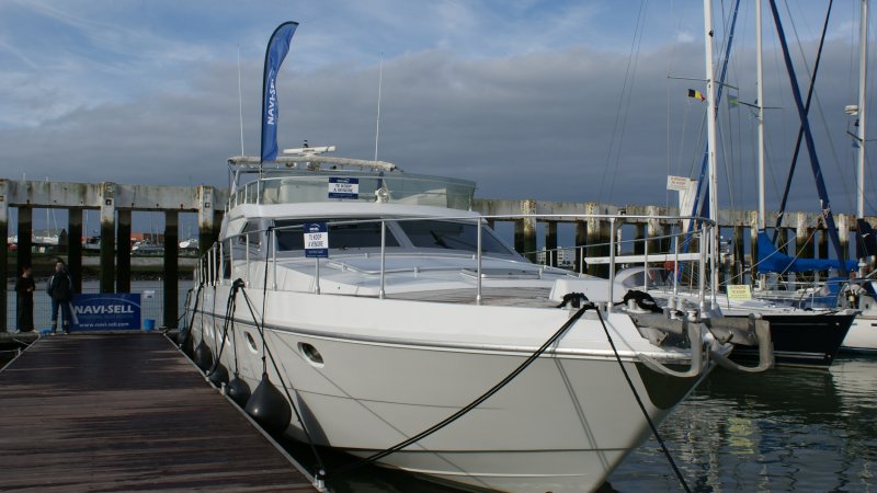 Ferretti 58 Altura, Motor Yacht for sale by Jachtmakelaardij Kappers