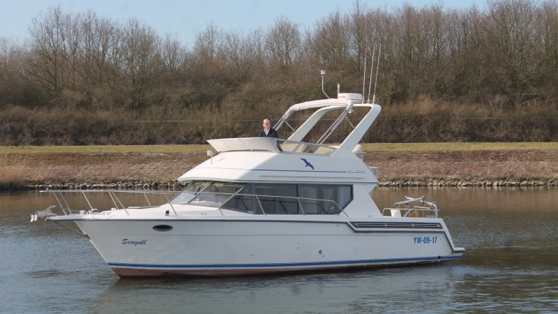 Carver 320 Flybridge, Motor Yacht for sale by Jachtmakelaardij Kappers