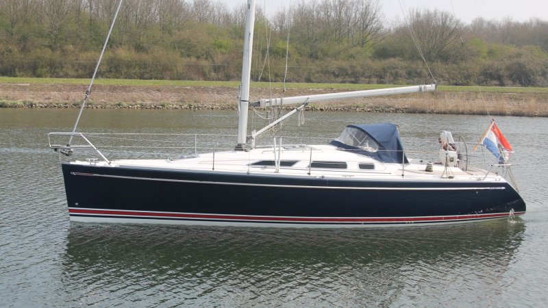 Maxi 1050, Sailing Yacht for sale by Jachtmakelaardij Kappers