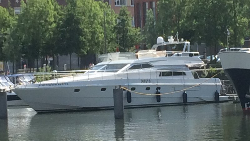 Ferretti 58 Altura, Motor Yacht for sale by Jachtmakelaardij Kappers