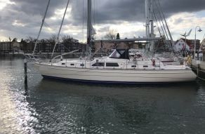 Island Packet 485
