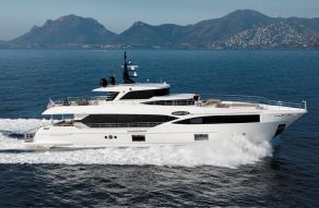 Majesty Yachts 100'