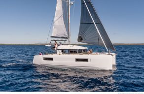 Lagoon 40 AVAILABLE