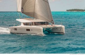 Lagoon 42 AVAILABLE APRIL 2021