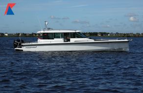Axopar 37 Sports Cabin