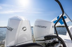 Axopar 37 Sports Cabin