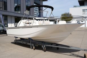 Boston Whaler 210 Montauk