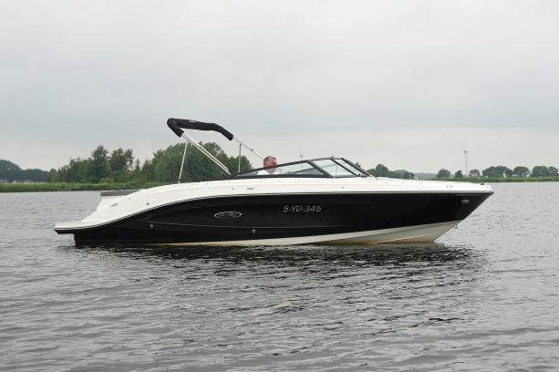 Sea Ray SPX 230