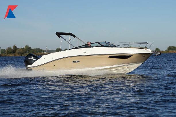 Sea Ray Sun Sport 230 Outboard
