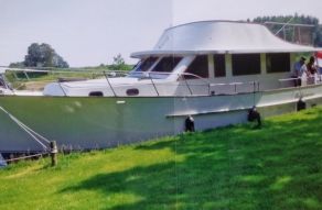 Tiana Trawler 44 Flybridge