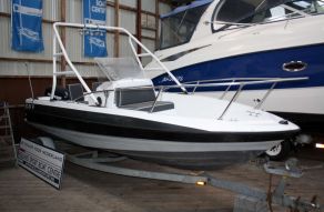 Bayliner Trophy 1903 Center Console