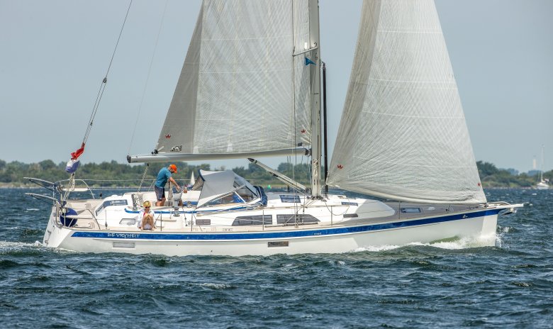 Hallberg-Rassy 44, Sailing Yacht for sale by JONKERS YACHTS B.V.