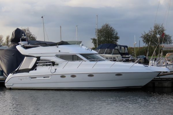 Cranchi 38 Atlantique, Motorjacht for sale by Jachthaven Strand Horst