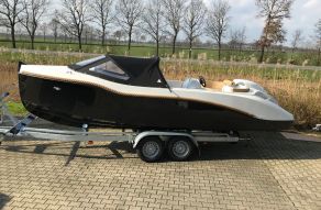 Oud Huijzer Tender 700 Cabine