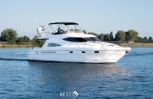 Sealine T52, Motoryacht
