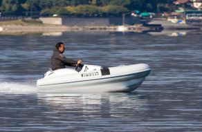 PIRELLI Speedboats J29