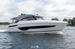 Riviera 4600 SPORT YACHT-PLATINUM EDITION