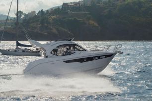 Galeon 300 Fly