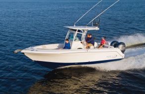 Robalo Center Console R260