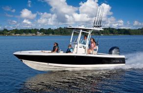 Robalo Bay Boats 246 Cayman