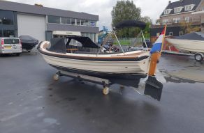 Pura Vida 650 sloep met Vetus 16 pk diesel