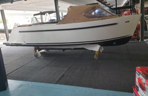 Maxima 630 tender wit met Honda 40 pk!