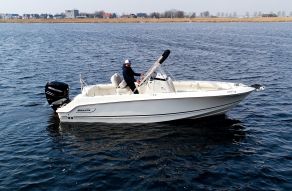 Boston Whaler 230 Outrage