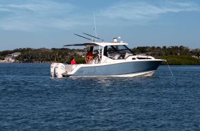 Boston Whaler 325 Conquest