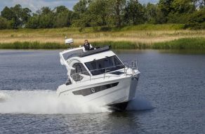 Galeon 300 Fly