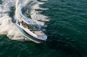 Boston Whaler 405 Conquest