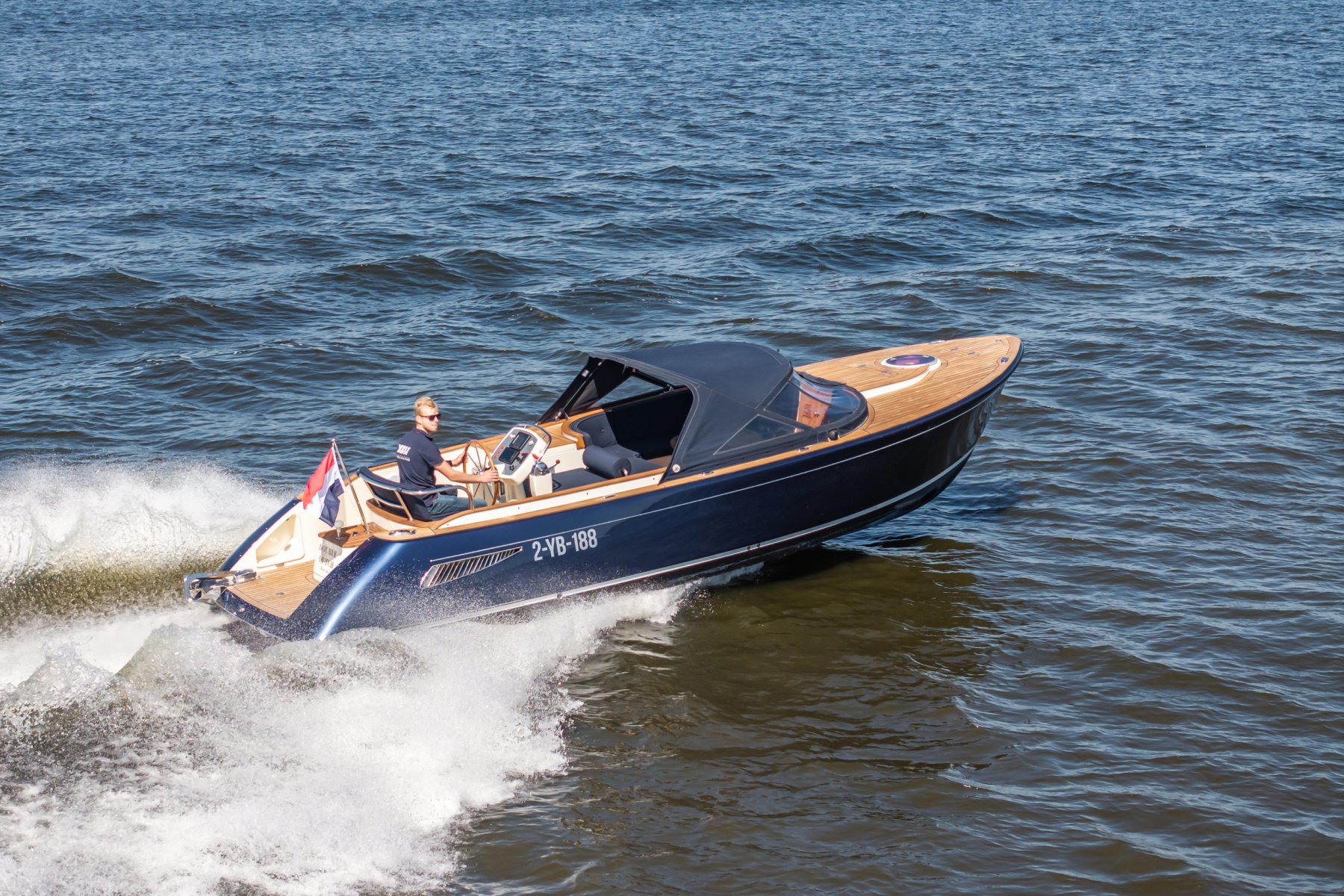 Menken Hudson 26, Speedboat und Cruiser for sale by Witsen Marine