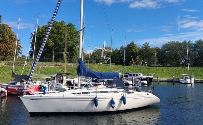 Elan 33, Zeiljacht for sale by At Sea Yachting