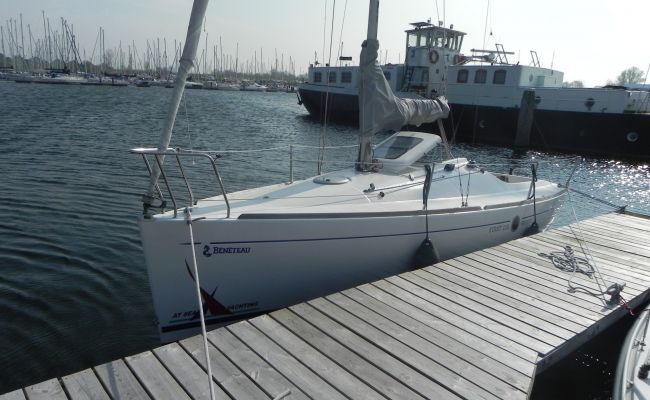 Beneteau First 210, Zeiljacht for sale by At Sea Yachting