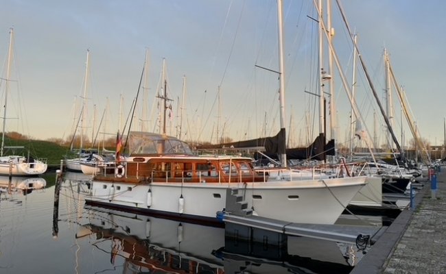 Super Van Craft 12.60, Motorjacht for sale by At Sea Yachting