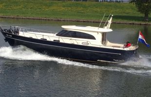 Tryvia 1300 GT Hardtop, Bateau à moteur