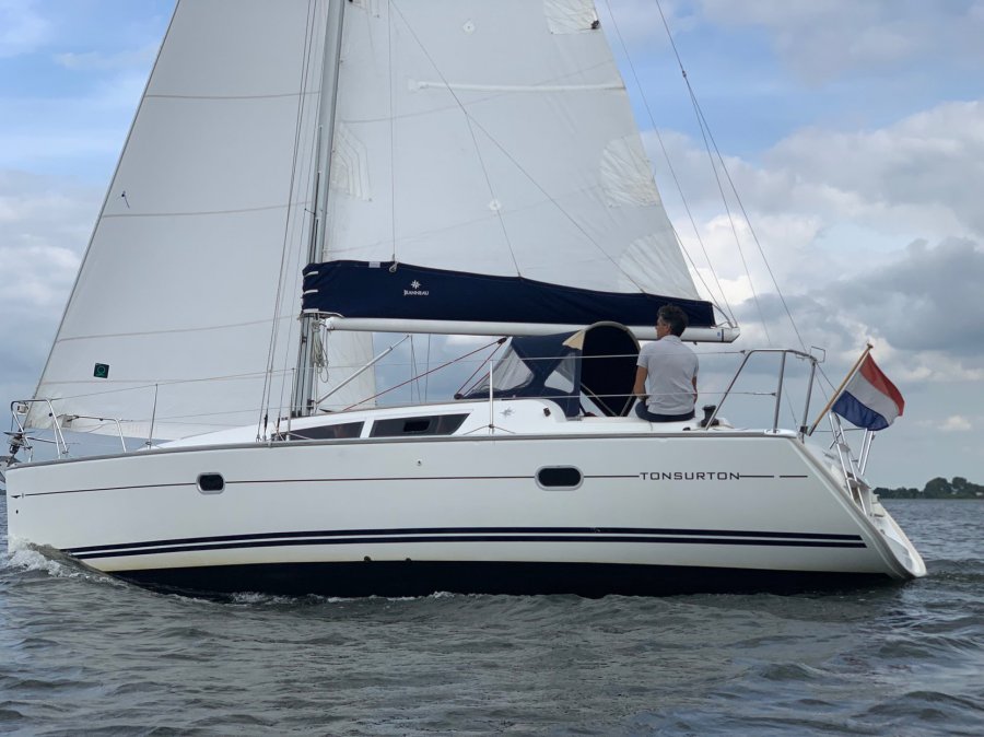 jeanneau 32i sailboatdata