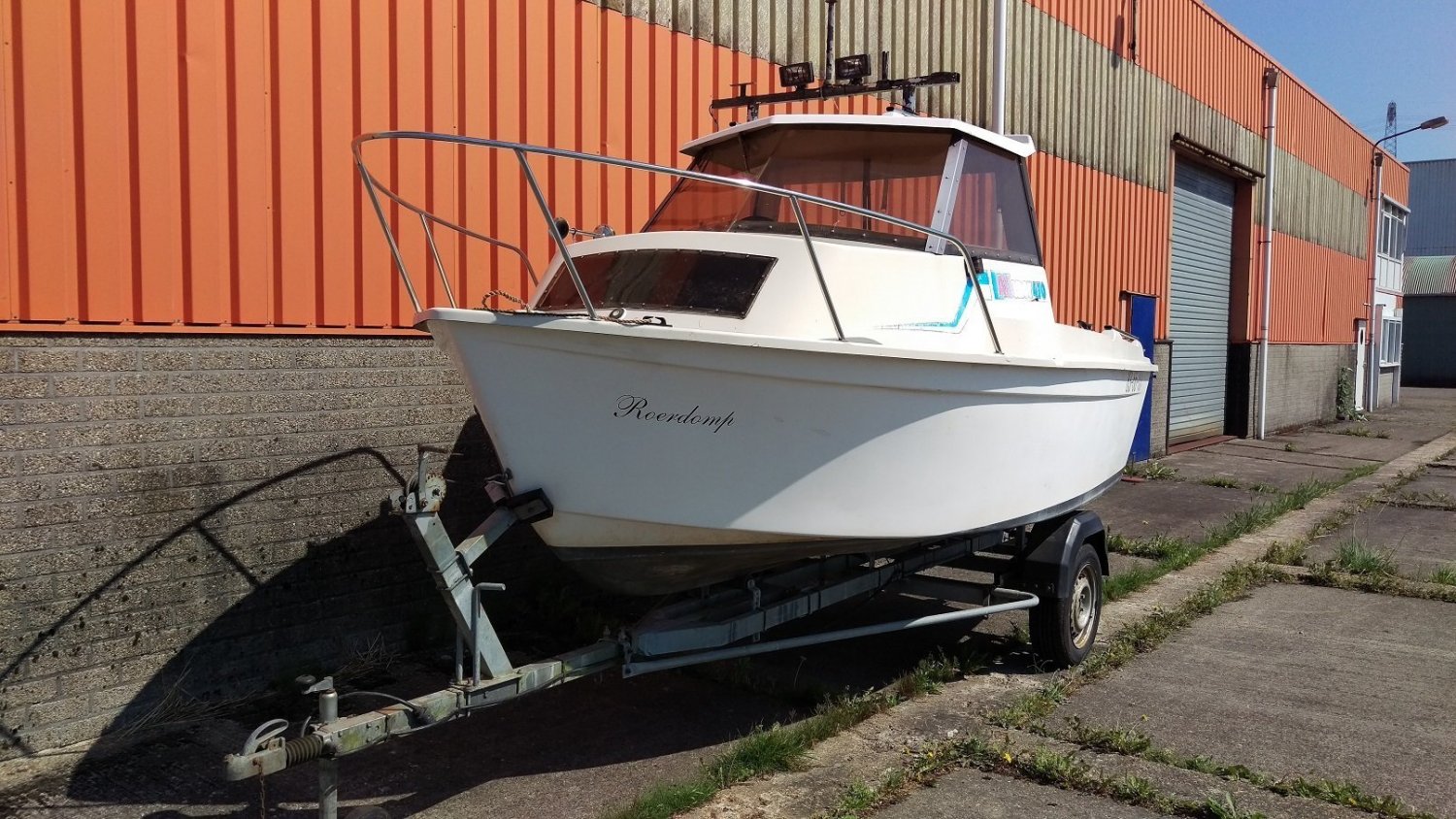 Bateau à Fond Plat En 4 Lettres