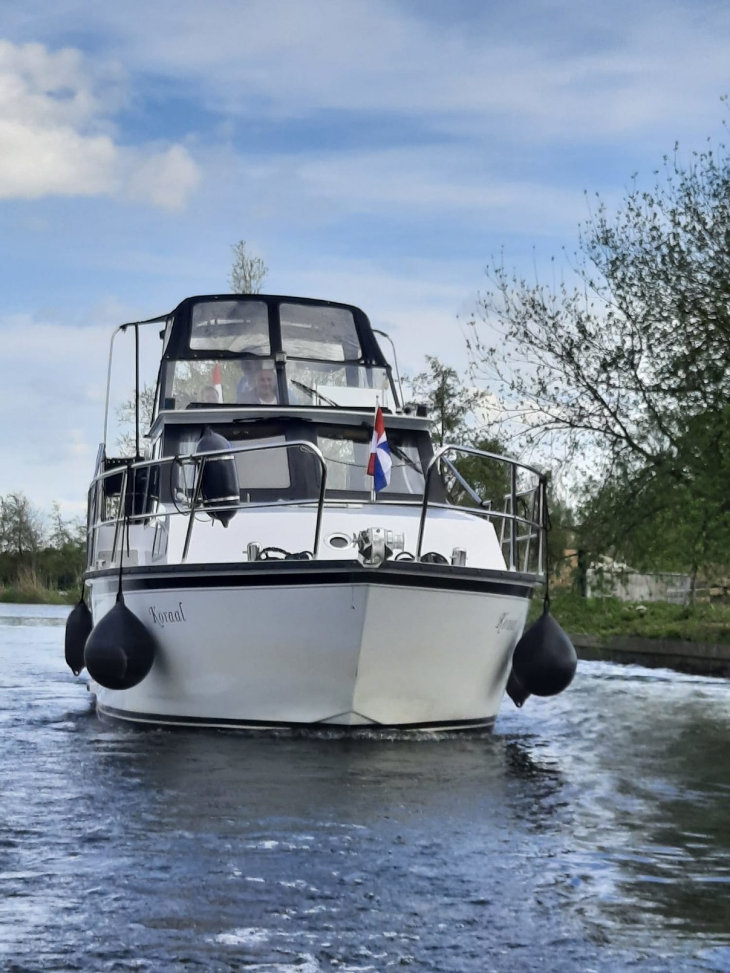 stahl motoryacht zu verkaufen