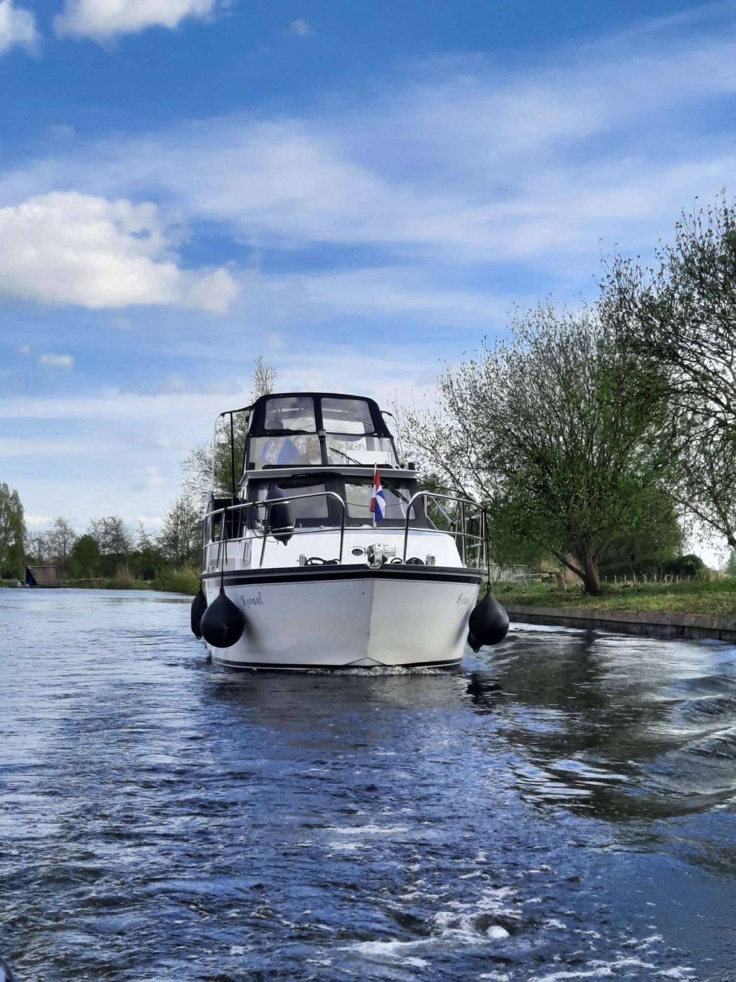 stahl motoryacht zu verkaufen