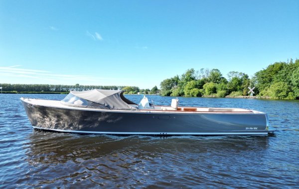 Long Island 33 Sportsman, Tender | Orange Yachting