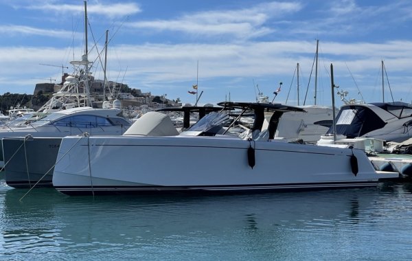 PARDO YACHTS 38 Airco, Generator Etc!, Motor Yacht | Orange Yachting