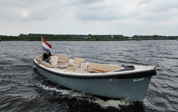Portland 25 Lounge, Tender | Orange Yachting