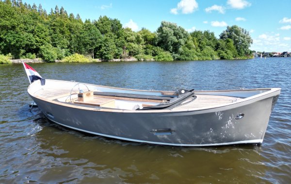 Farmingdale Sloep, Tender | Orange Yachting