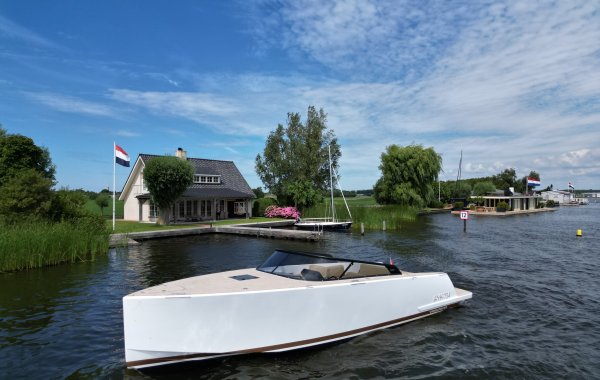 VanDutch 32 - Goldfinger, Speedboat and sport cruiser | Orange Yachting
